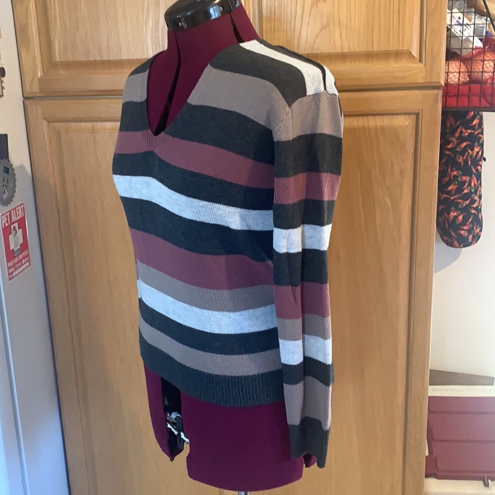 Express Sweater - Picture 8 of 12